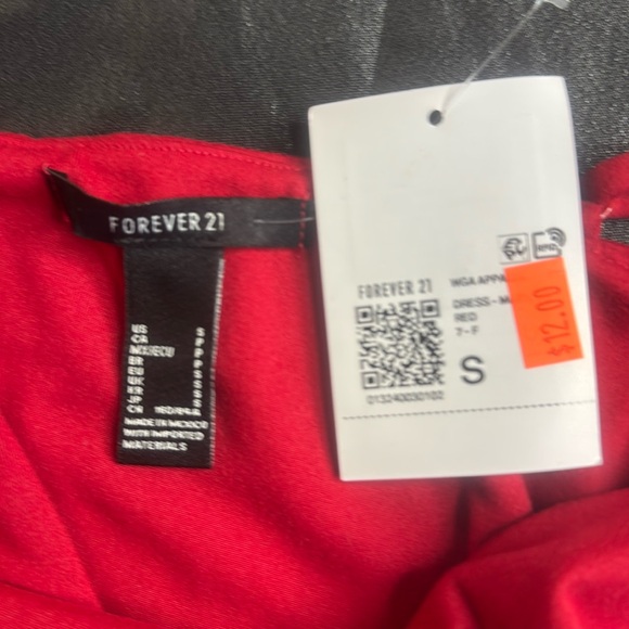 Forever 21 size small red long dress new with tags - Picture 3 of 3